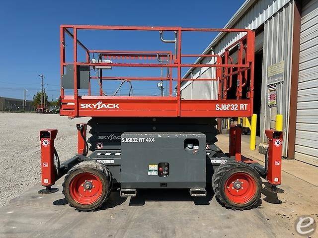 2018 Skyjack SJ-6832RT Diesel Sciss...