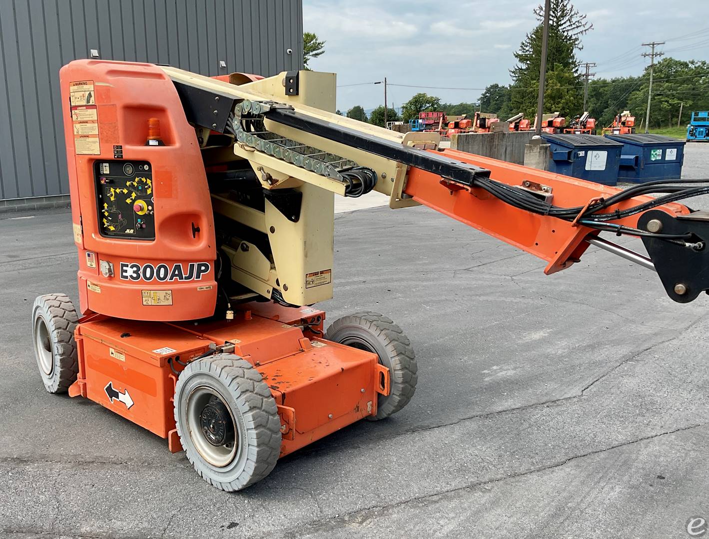 2013 JLG E300AJP