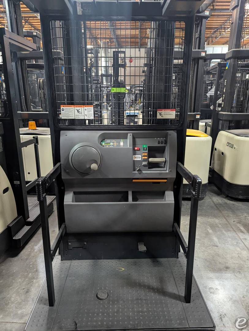 2022 Crown SP3520-30