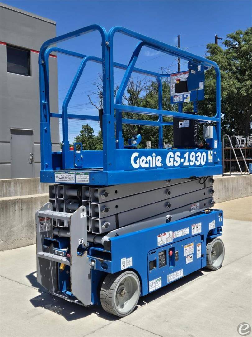 2017 Genie GS1930 Electric Scissor Lift - 123Forklift