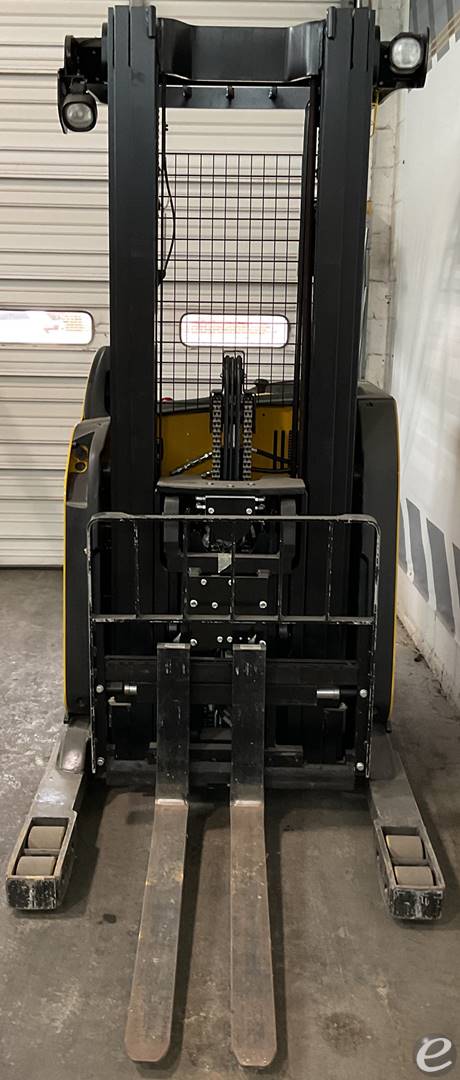 2019 Yale NR040EB