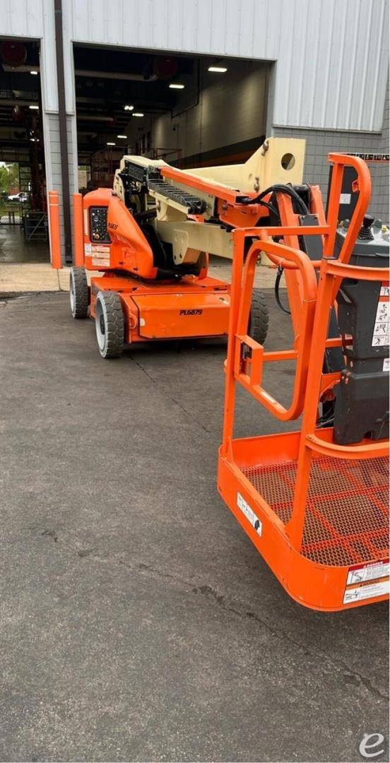 2015 JLG E450AJ