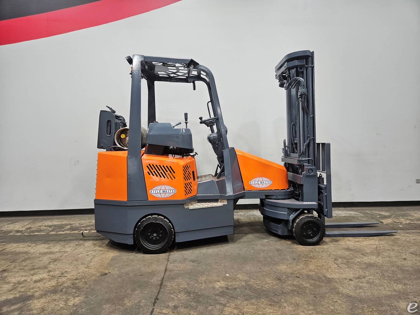 2015 Aisle-Master 44S