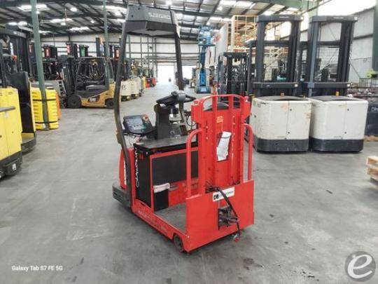 2017 Raymond 3020