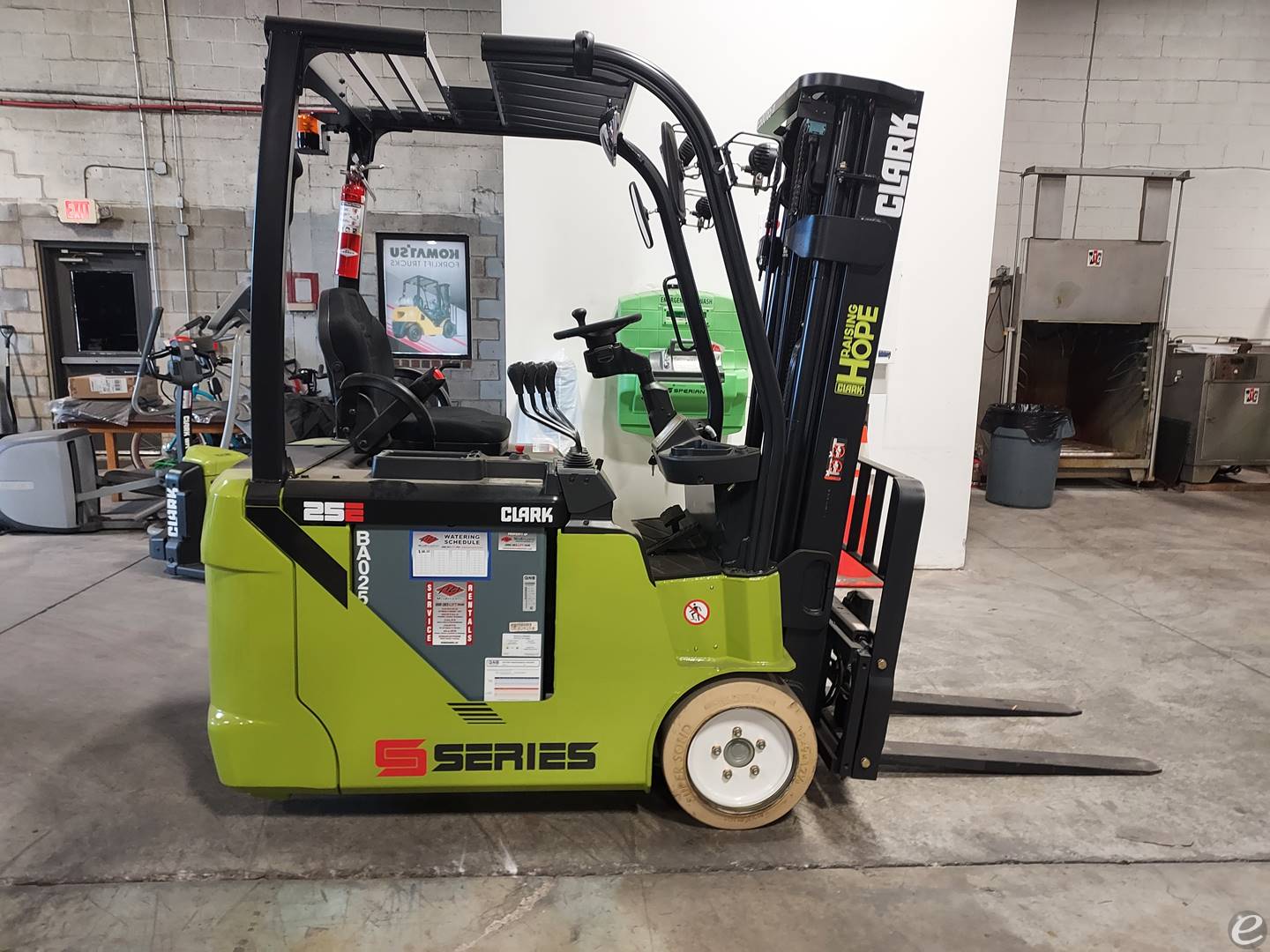 2022 Clark SE25T Electric Forklift - 123Forklift