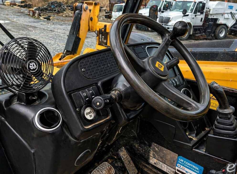 2017 JCB 510-56