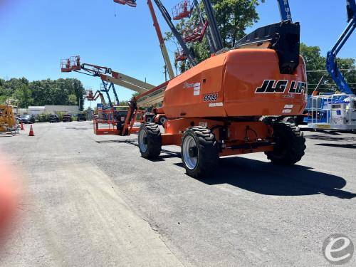 2017 JLG 660SJ