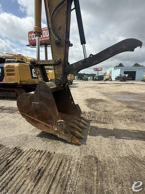 2004 Cat 325CL