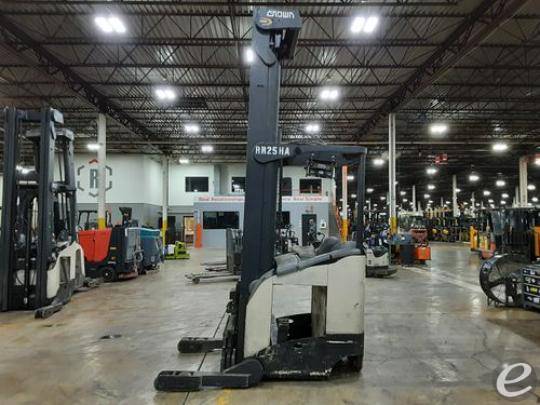 2010 Crown RR5725-45 Electric Reach Truck - 123Forklift