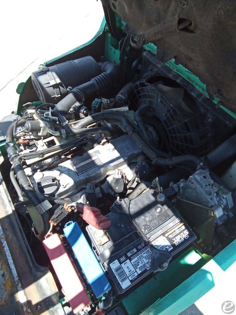 2013 Mitsubishi FGC30N