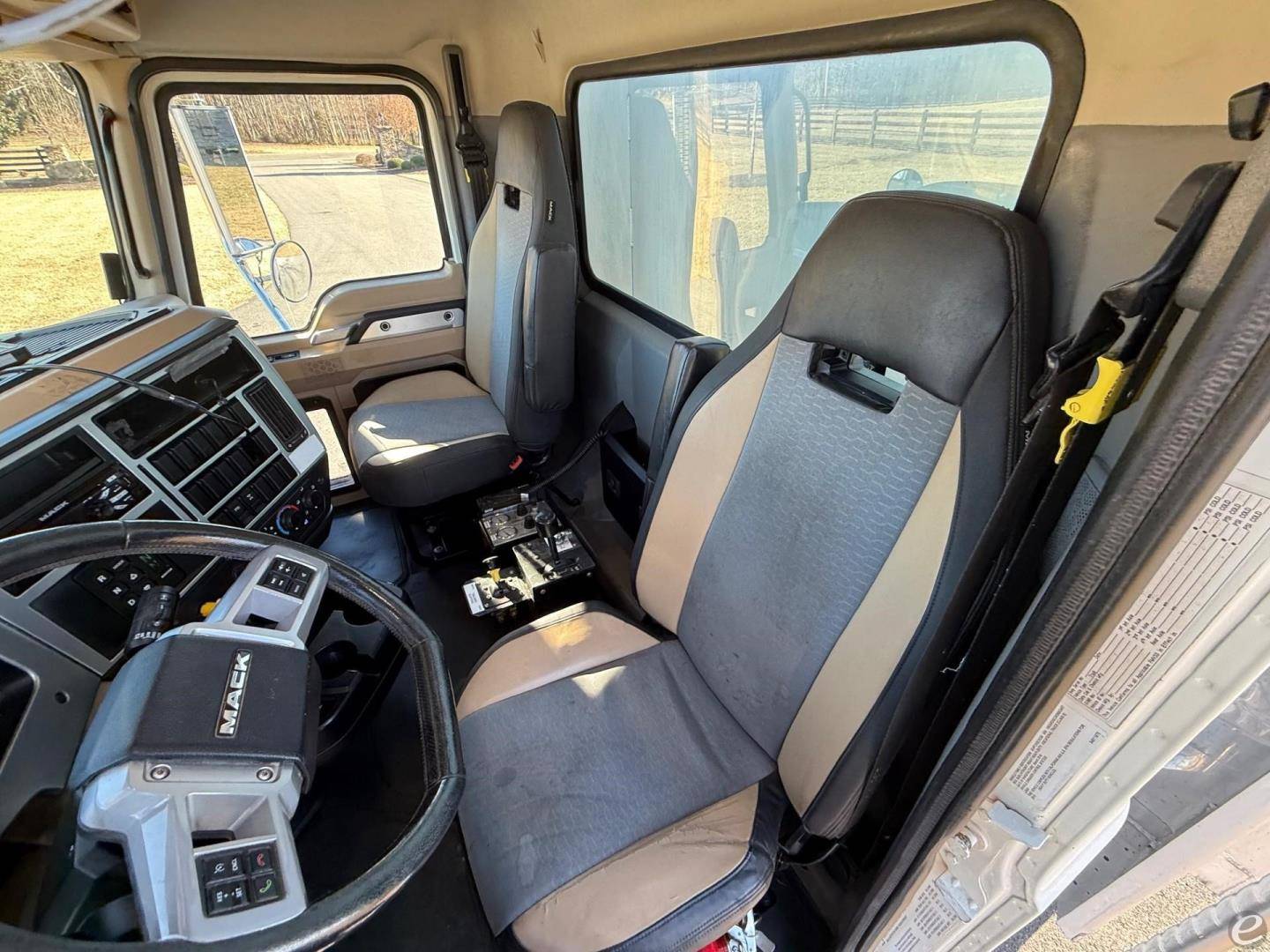2019 Mack GRANITE 64FR