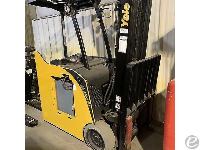 2017 Yale ESC040AD