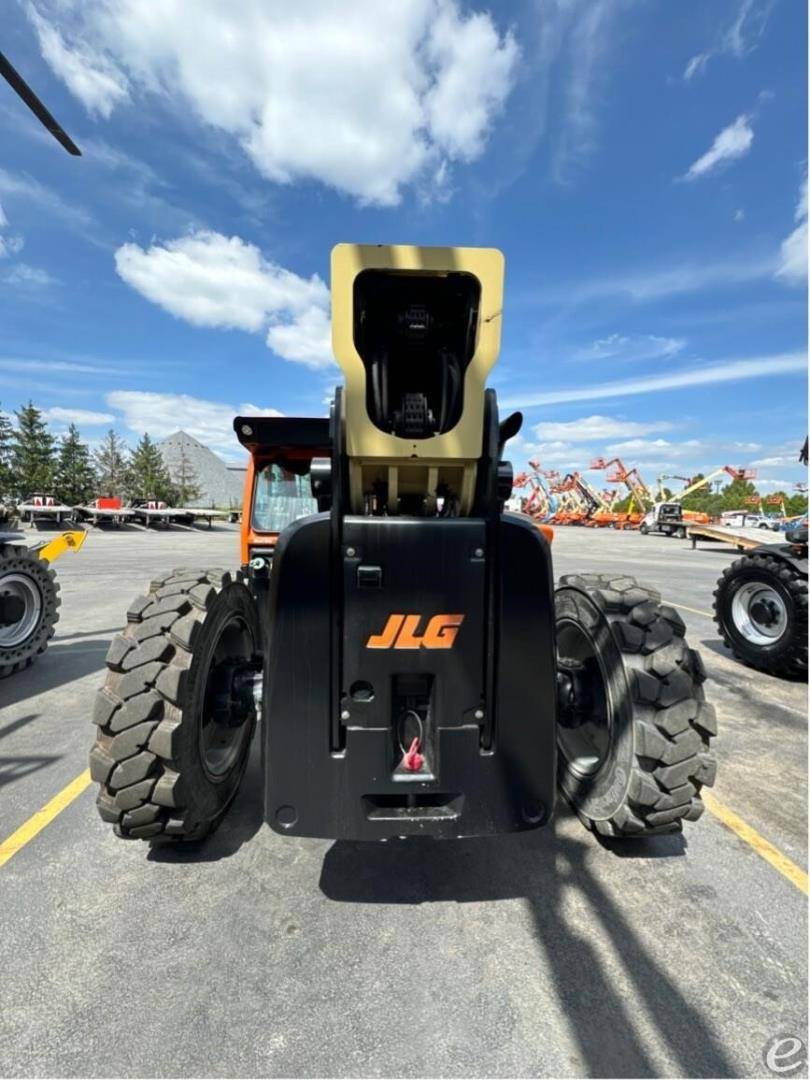 2022 JLG 1255