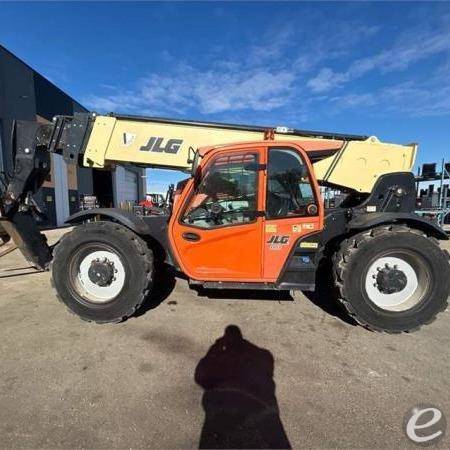 2018 JLG 1055