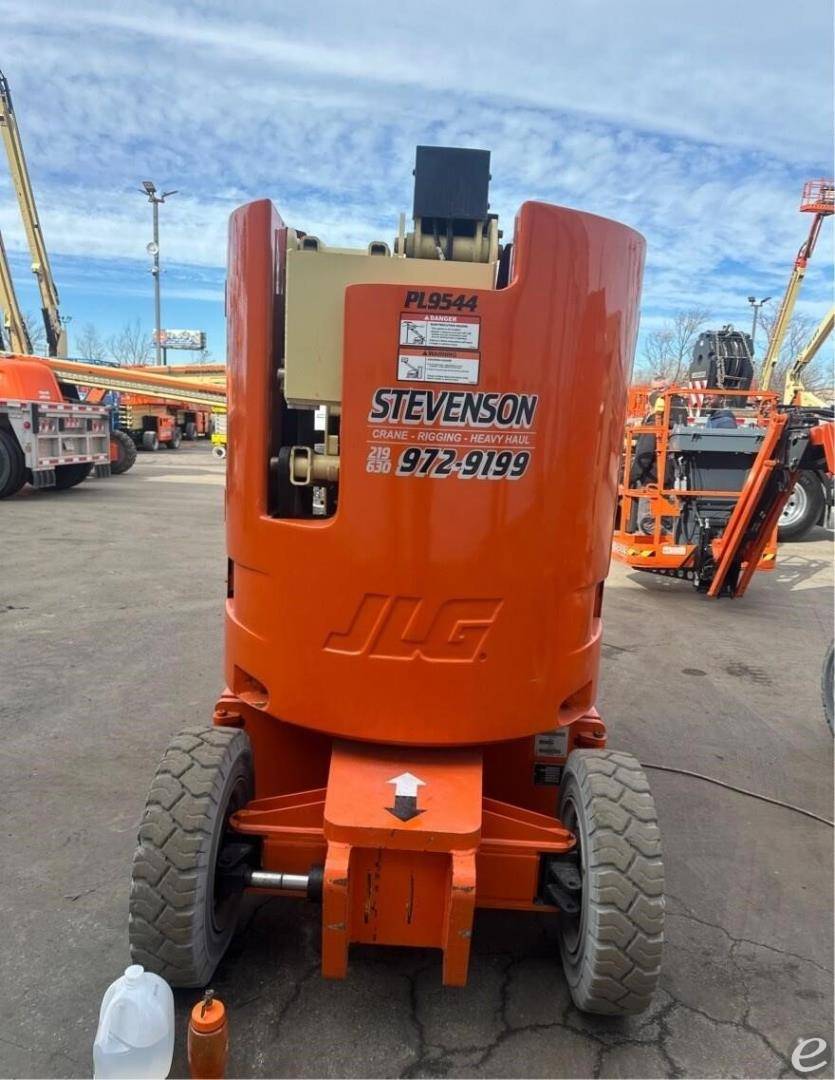 2015 JLG E300AJP