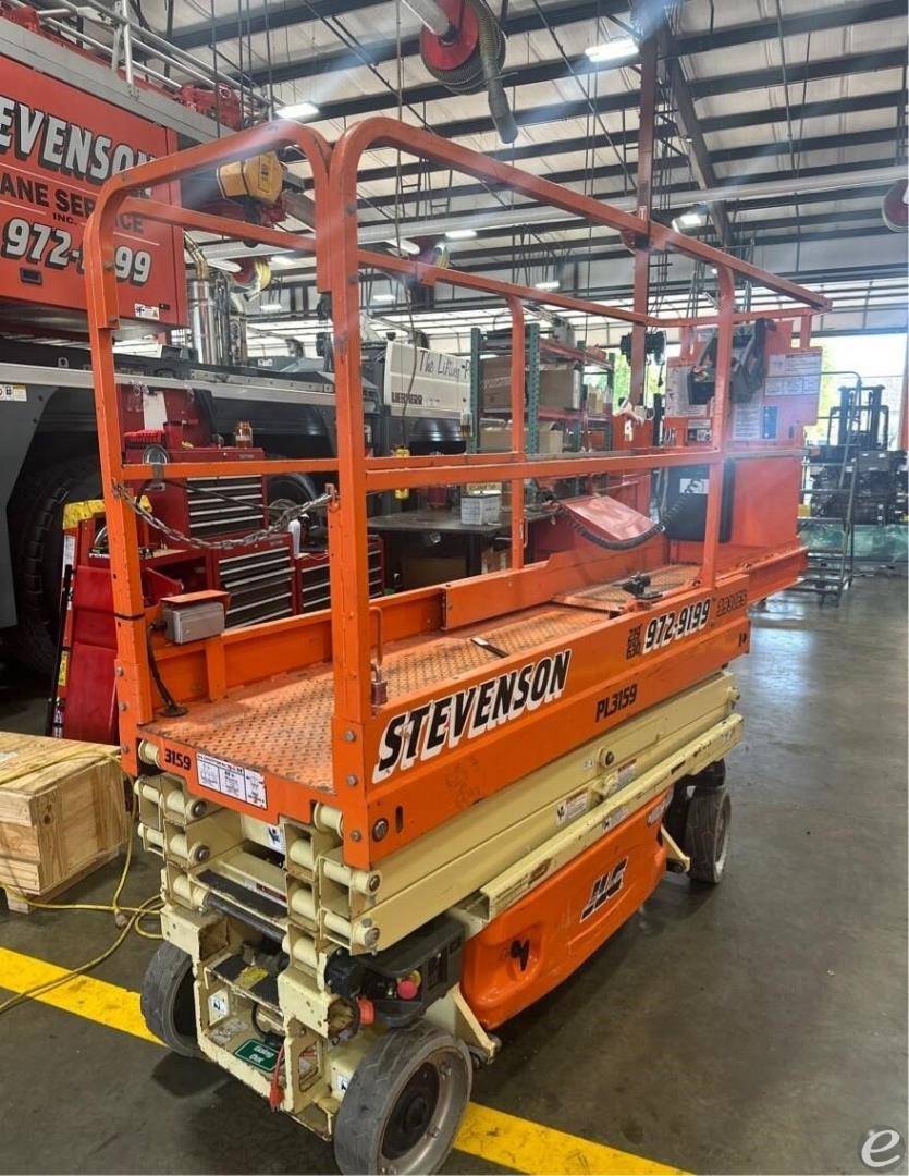 2017 JLG 1930ES