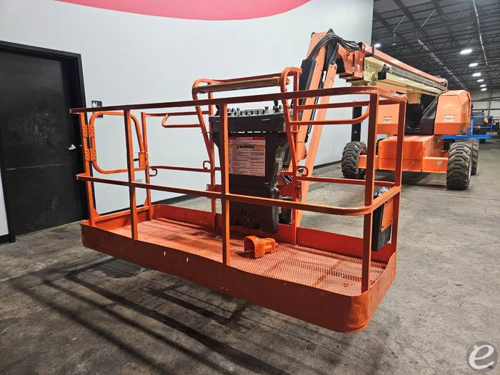 2017 JLG 660SJ