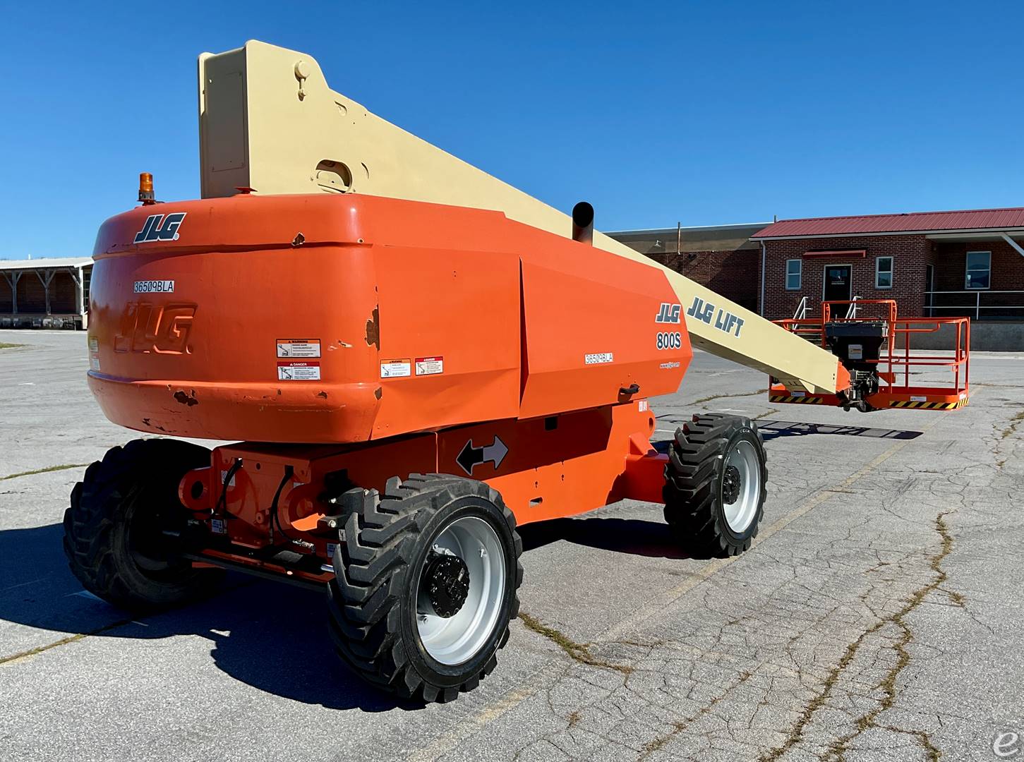 2016 JLG 800S