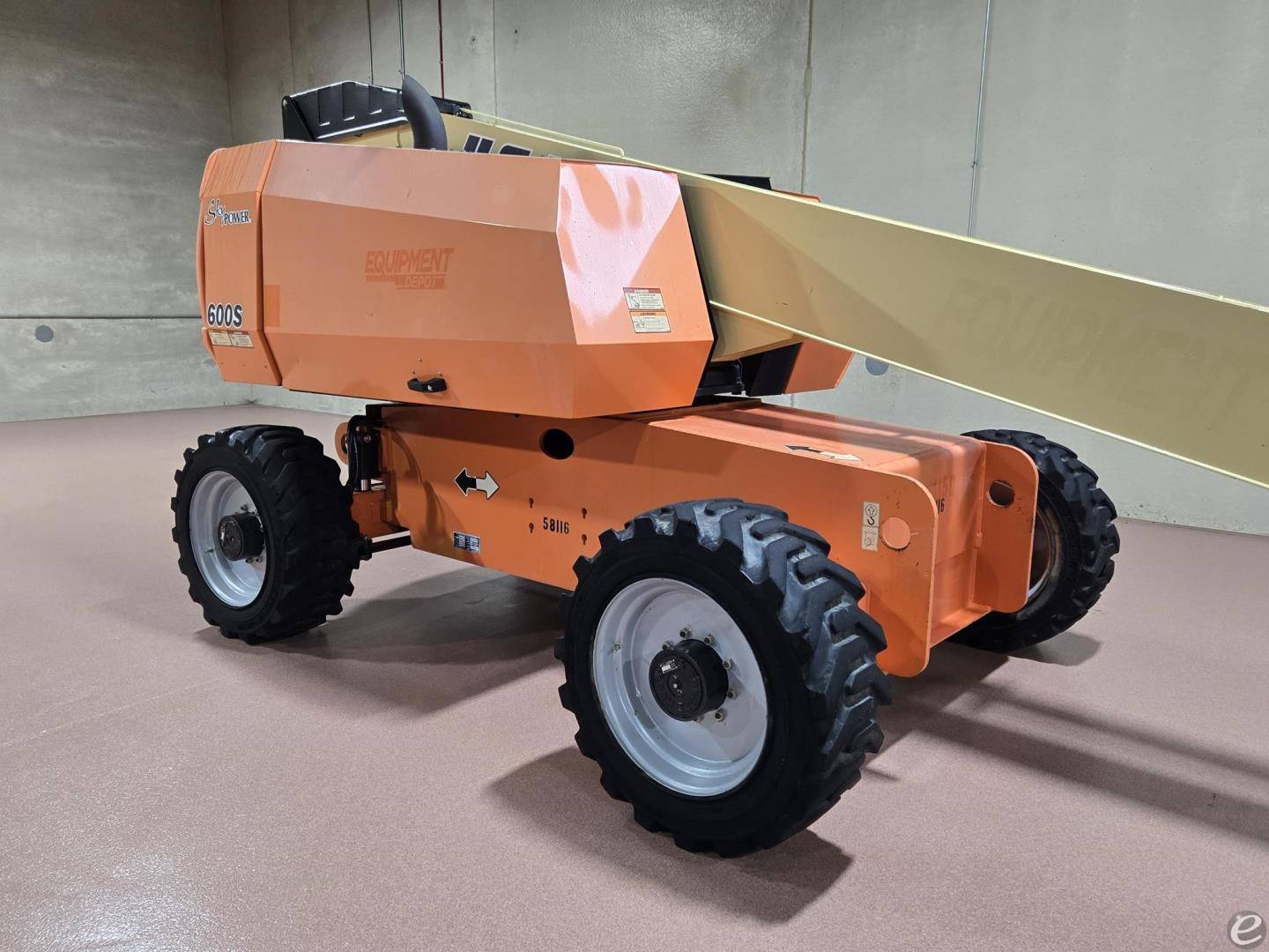 2017 JLG 600S