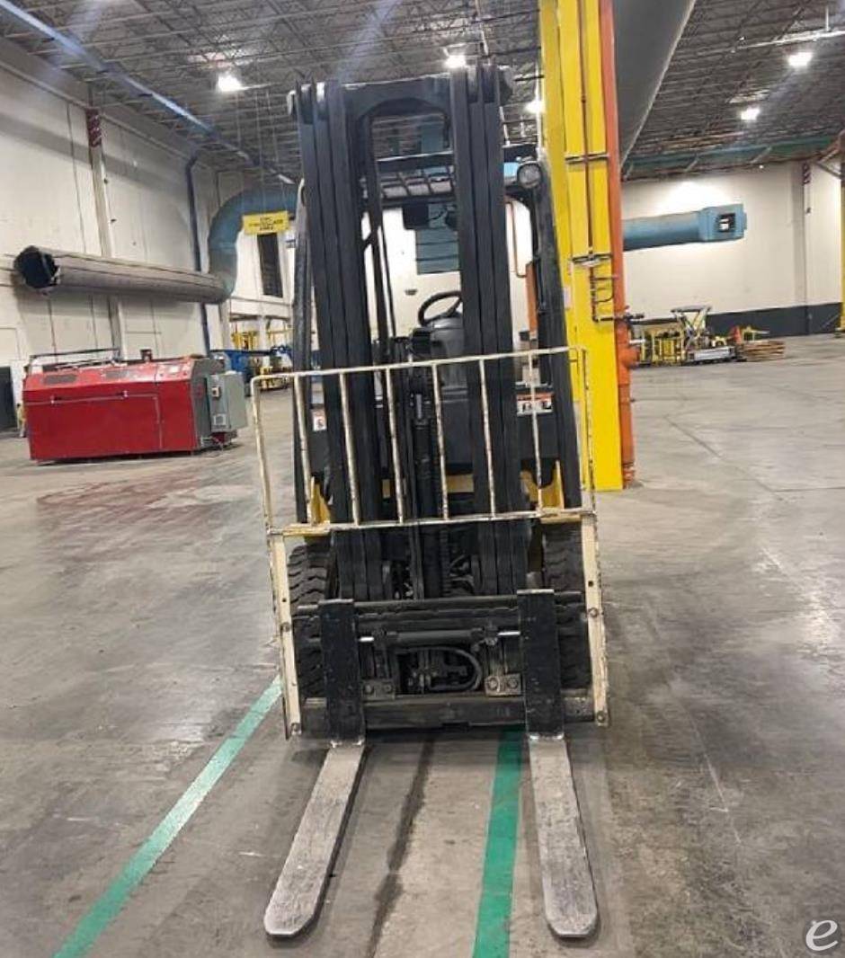 2011 Yale GLP050VX