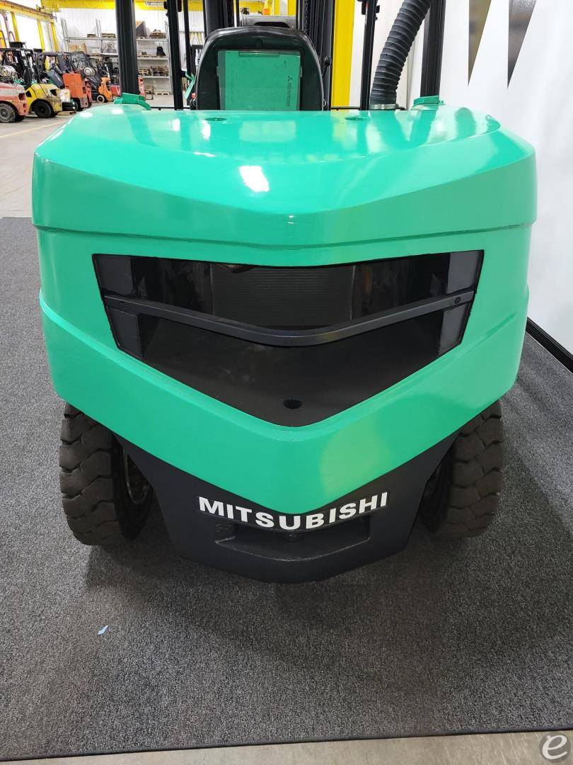 2015 Mitsubishi FD55N