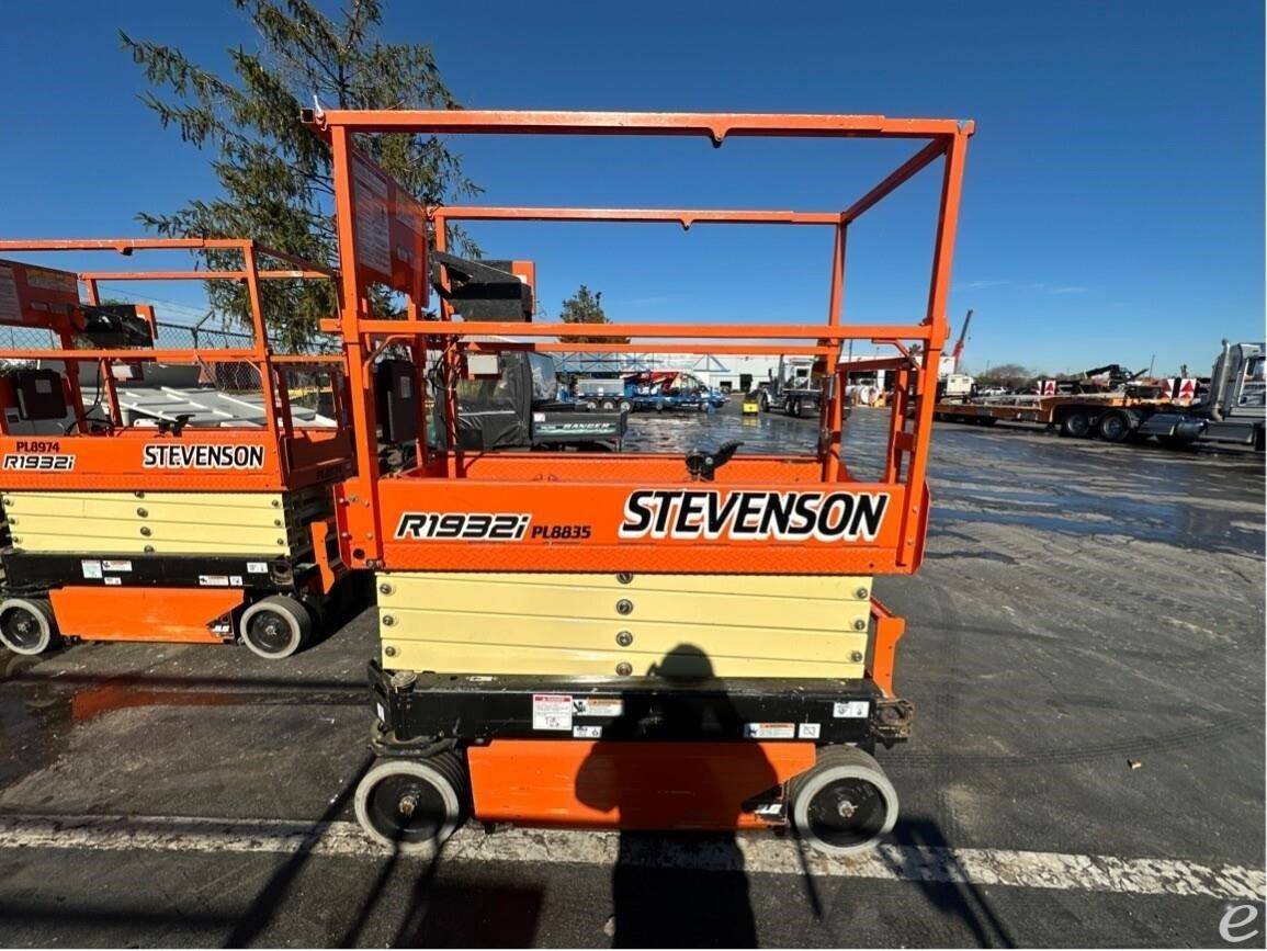 2021 JLG R1932i