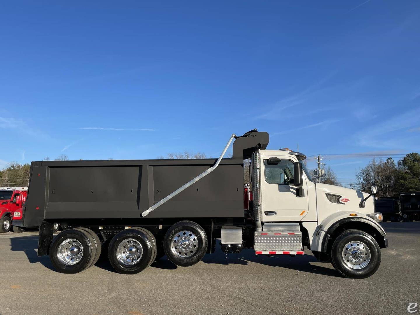 2020 Peterbilt 567