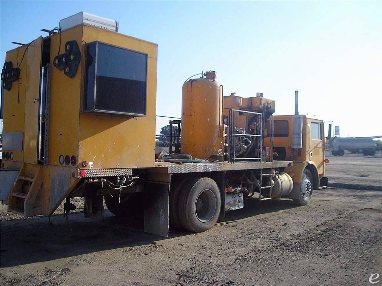 1986 Mack MC685