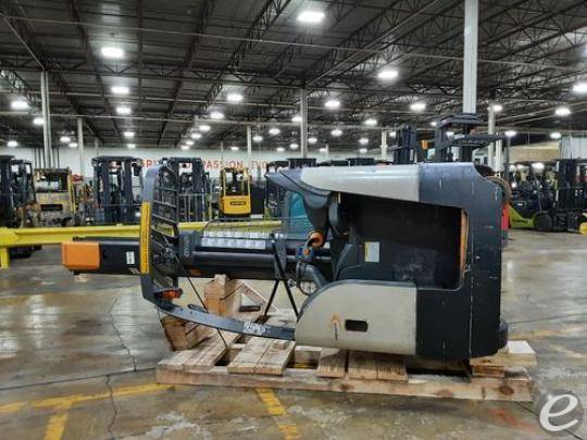 2018 Crown RMD6095S-32 Electric Reach Truck - 123Forklift