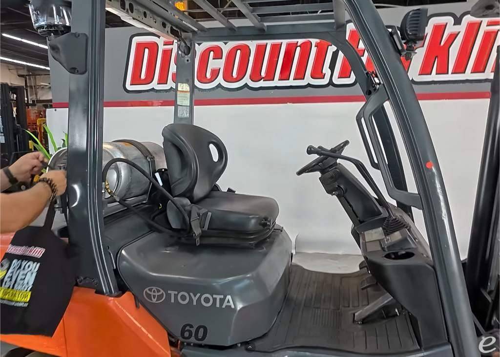 2020 Toyota 8FGU30
