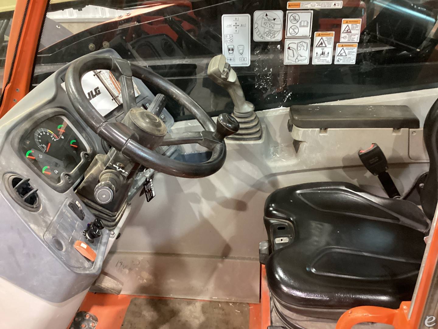 2016 JLG 943