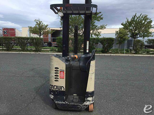 2005 Crown RD5225 Electric Reach Truck - 123Forklift