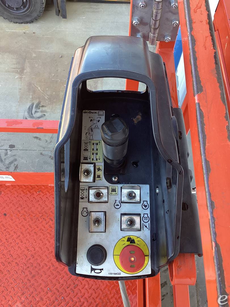 2023 Skyjack SJ6832RT-A