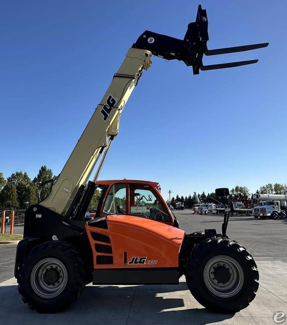 2024 JLG 1644