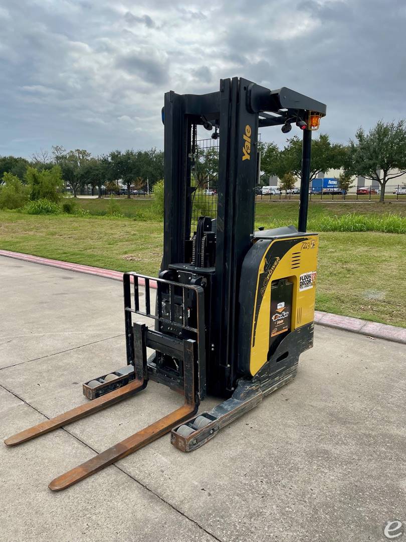 2020 Yale NR045EB Electric Reach Tr...