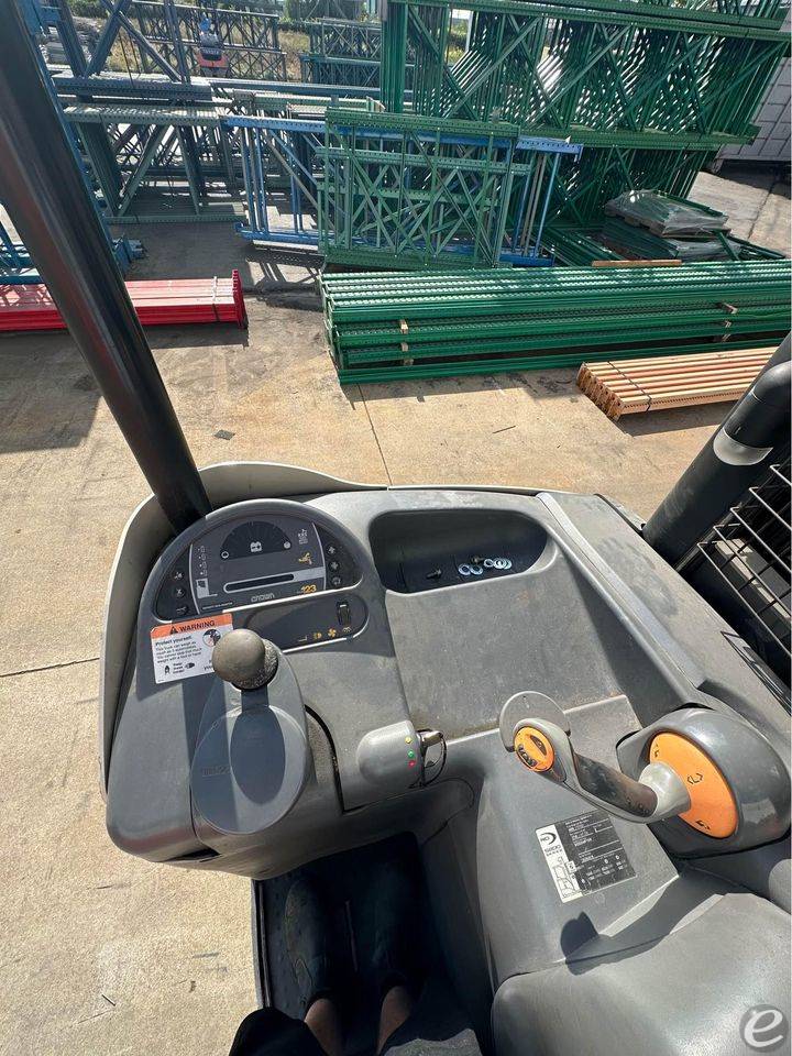 2010 Crown RD5220-30