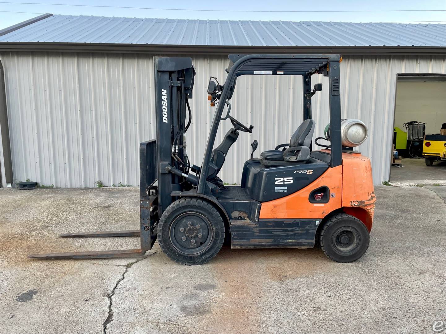 2010 Doosan G25E-5