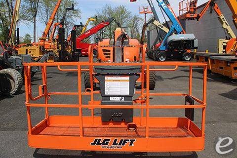 2017 JLG 600AJ
