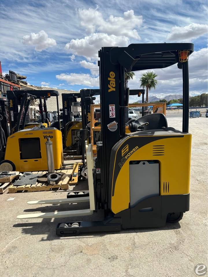 2019 Yale NR045EB