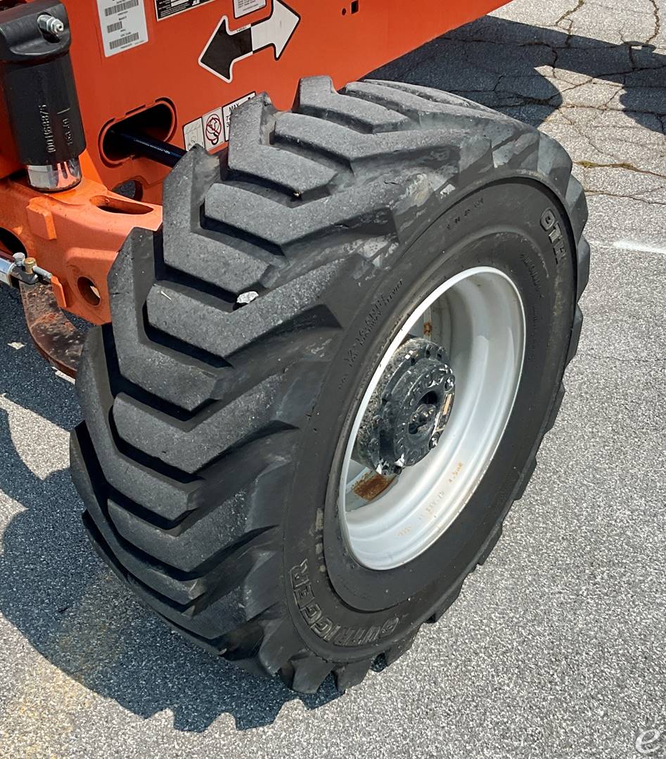 2017 JLG 450AJ