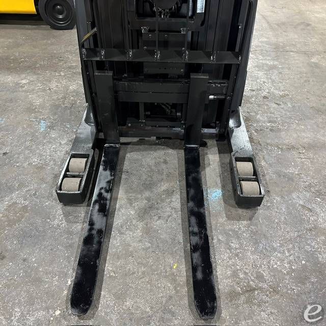 2021 Yale NR040DC