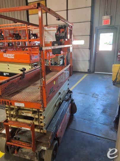 2017 JLG 1932R