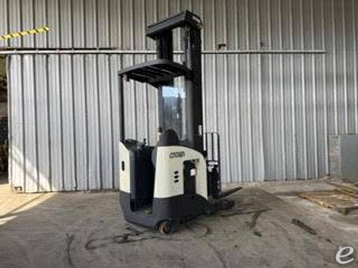 2011 Crown RR5725-45 Electric Forklift - 123Forklift