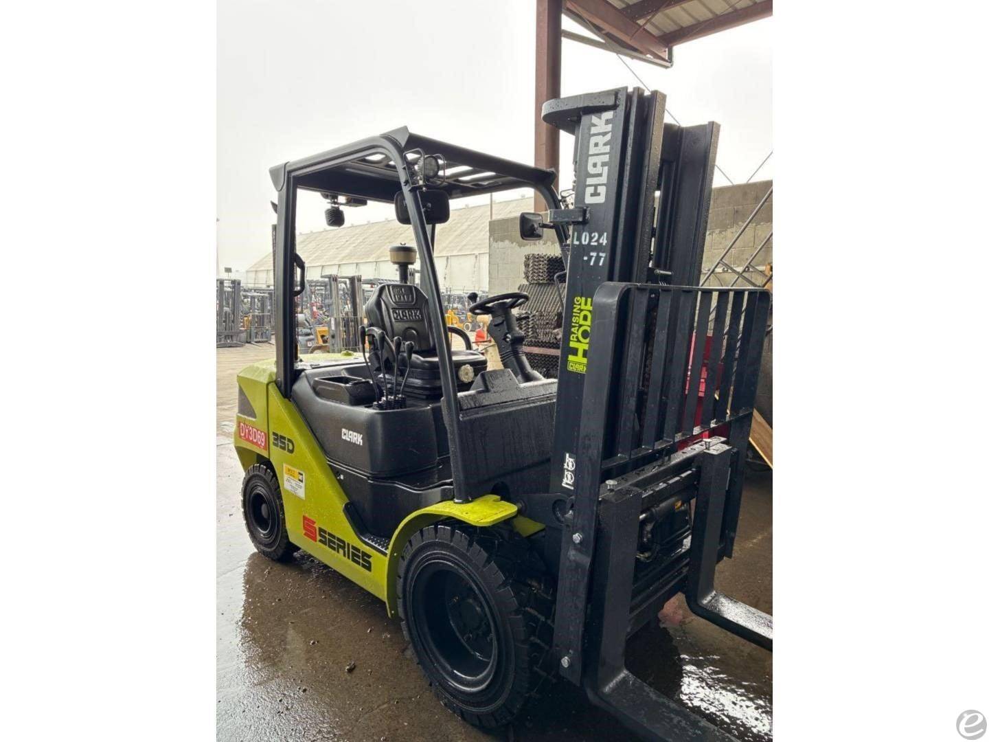 2024 Clark S35D