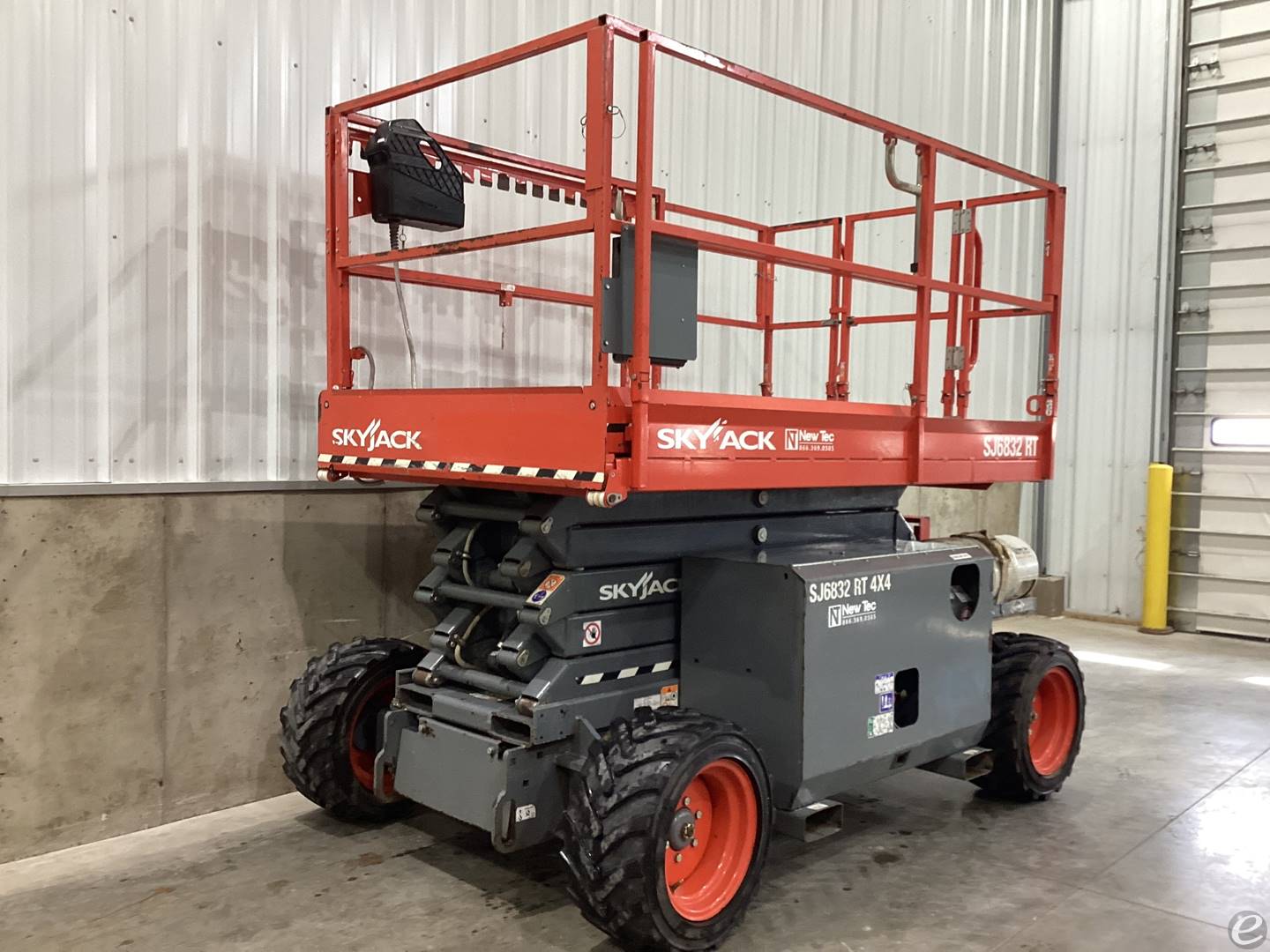 2020 Skyjack SJ6832RT-A