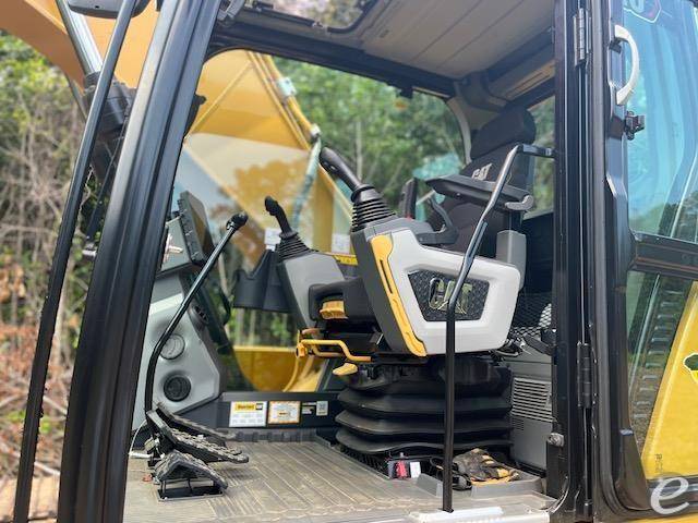 2025 Cat 320
