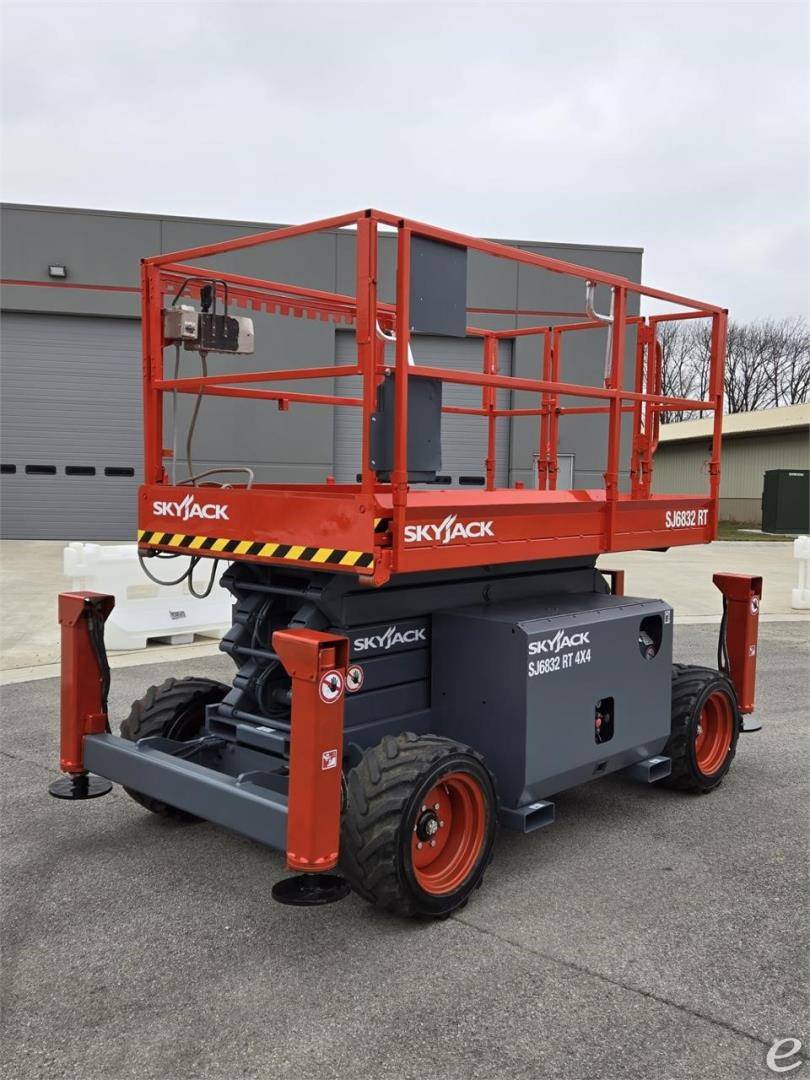 2013 Skyjack SJ6832RT Diesel Scissor Lift - 123Forklift