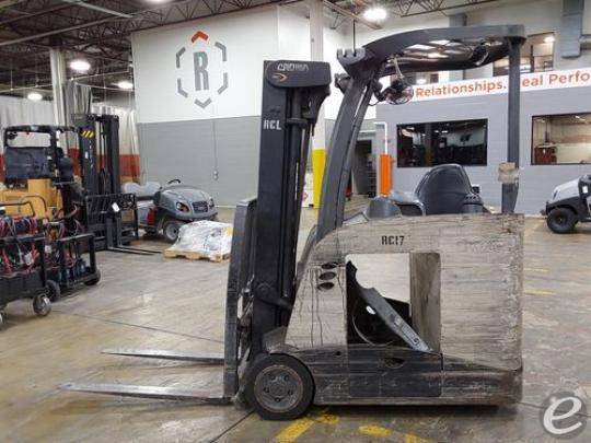 2010 Crown RC5545-40 Electric Forklift - 123Forklift
