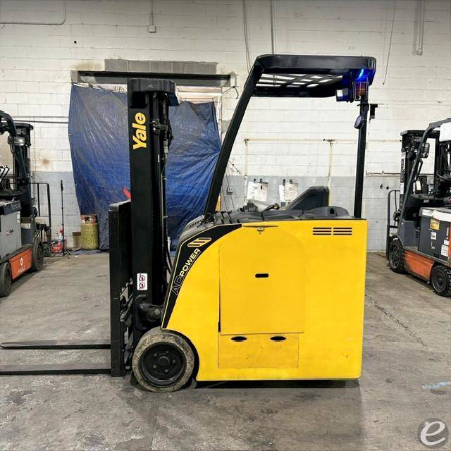 2019 Yale ESC040AD