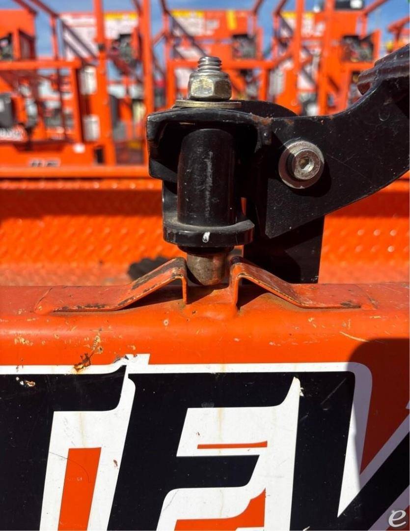 2021 JLG R1932i